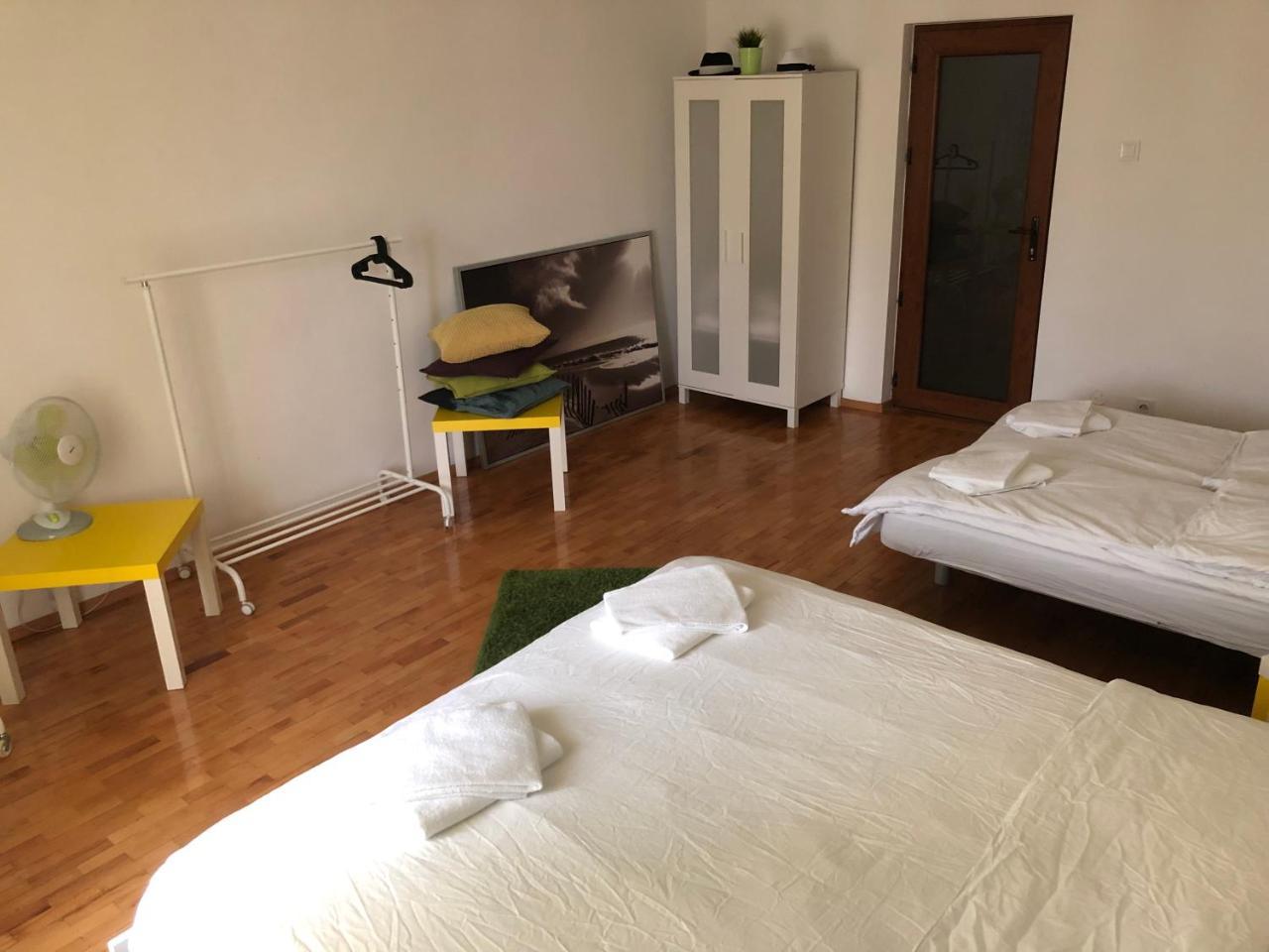 Green Apartment Bukarest Kültér fotó